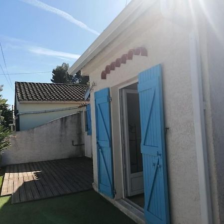 Maison T3 Avec Vue Au Bord De L'Etang Истр Экстерьер фото
